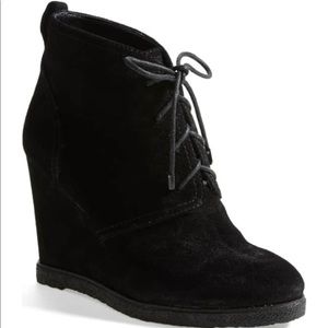 EUC Vince Camuto Kiotio Black Suede Boots